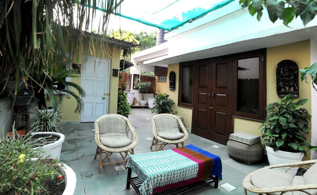 Master Bed And Breakfast New Delhi Buitenkant foto