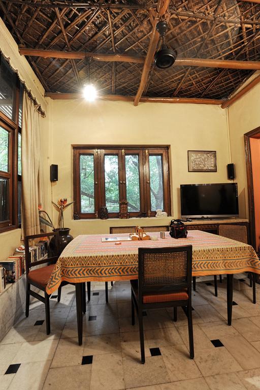 Master Bed And Breakfast New Delhi Buitenkant foto